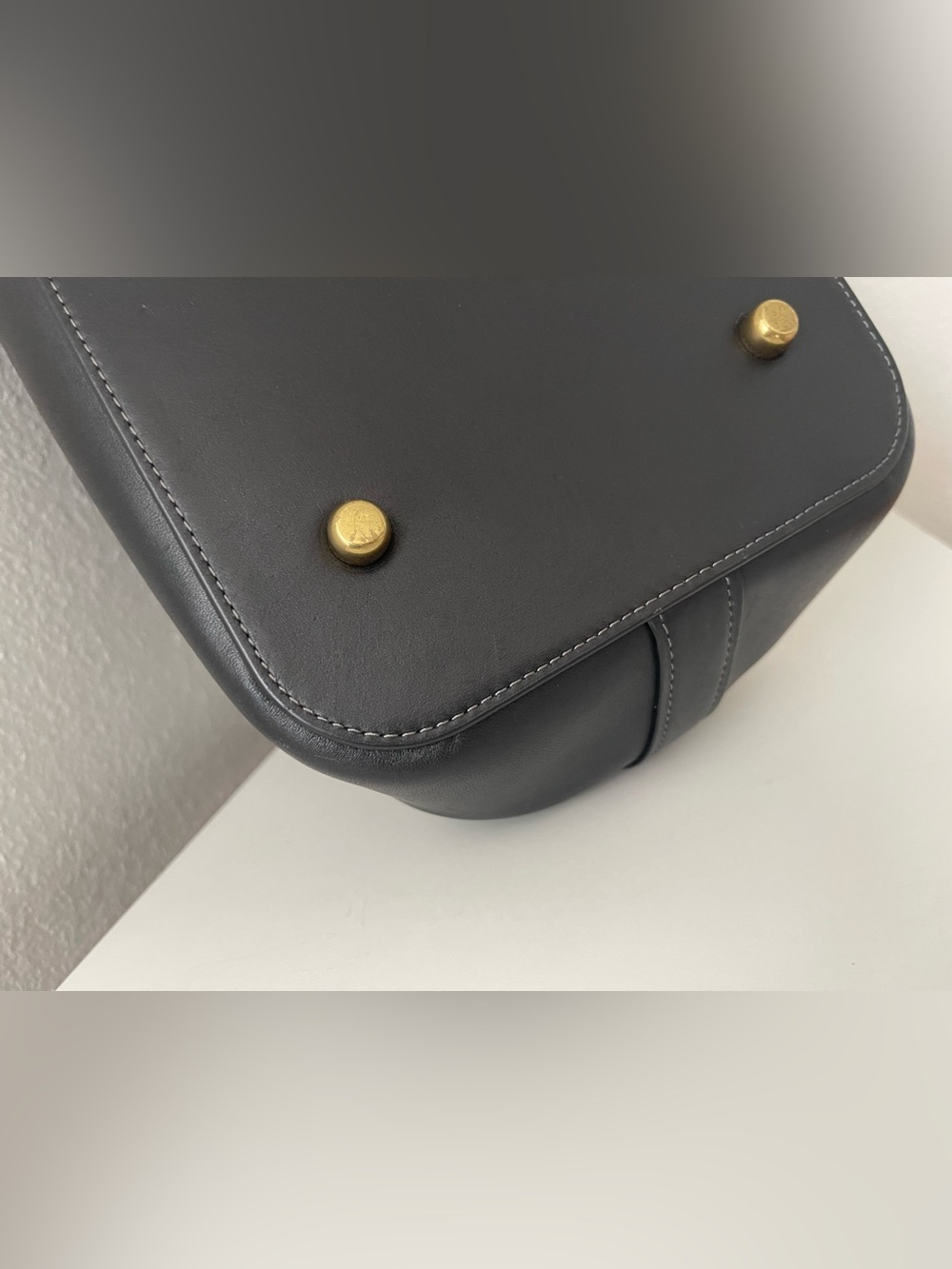 Coach Empire 35 in black glove tanned leather. - Picture 14 of 16